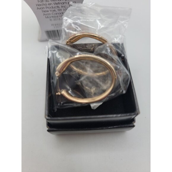 Avon‎ Jump For Joy Hoop Earrings Red Enamel Goldtone Oval Hoop NEW In BOX - Picture 3 of 4